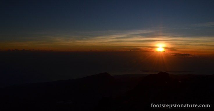 Day 2, 6.15am – After 4 hours from camp, I managed to catch the sunrise at the peak
